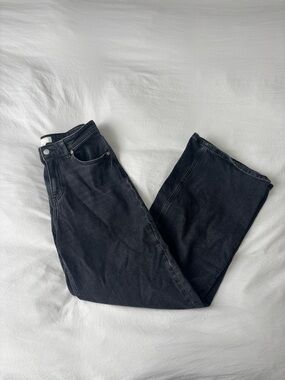 H&M Black Straight Leg Jeans – Size 6